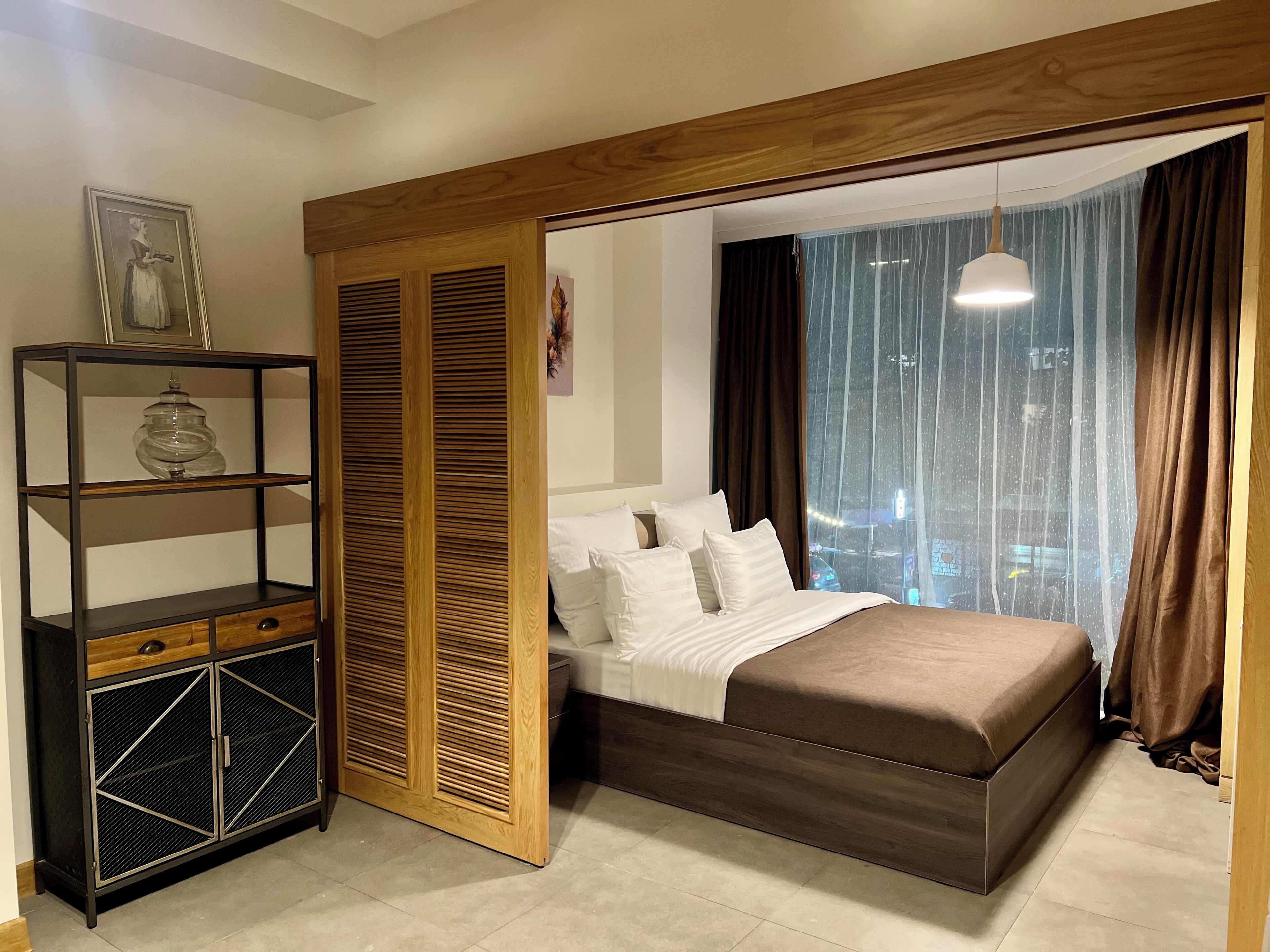 1 bedroom, desk, iron/ironing board, WiFi