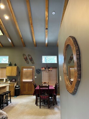 Dining - Beautiful & Cozy Mountain Cabin- less than 5 mins to Burro Street (Mayhill)