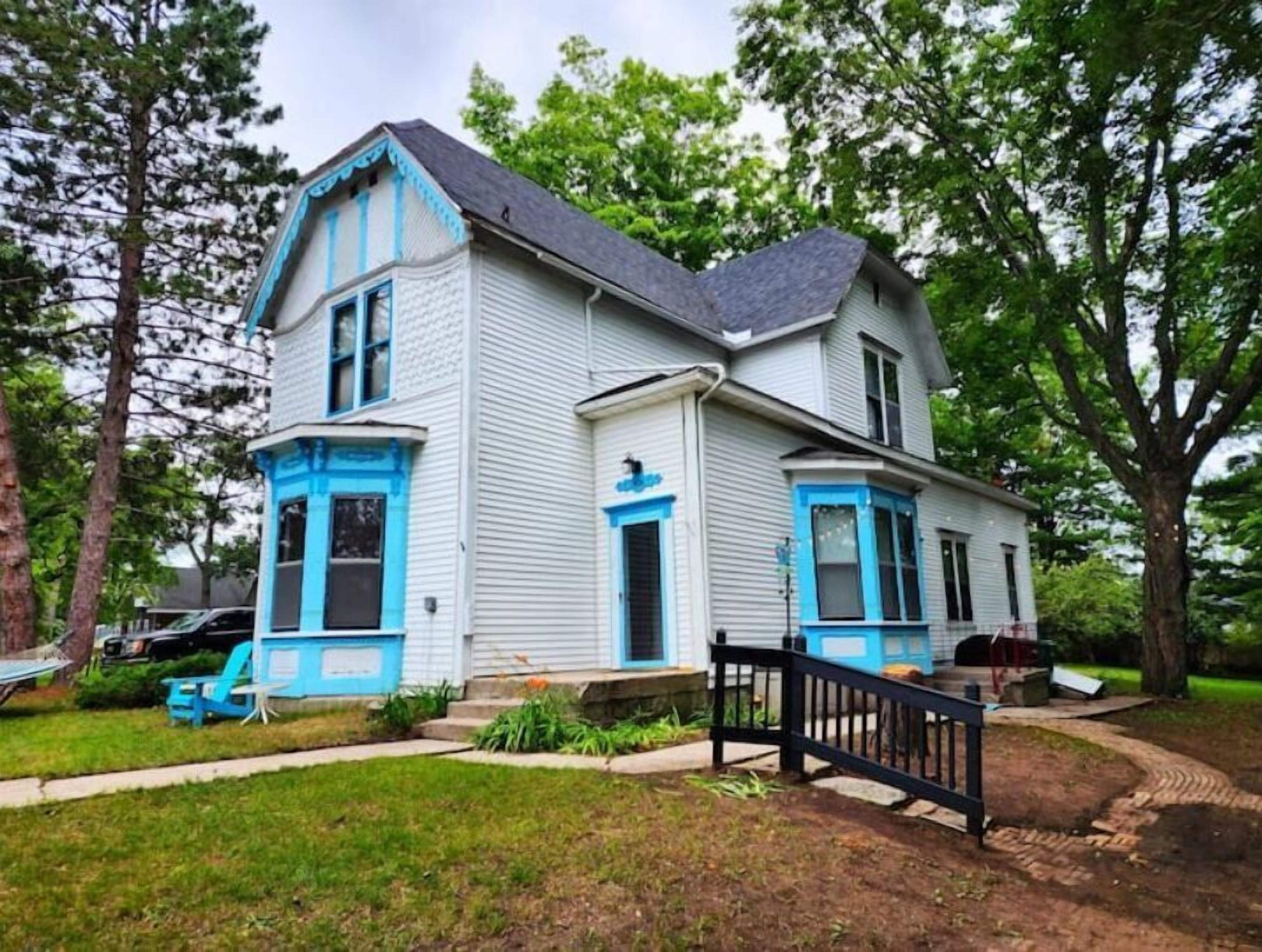 Historic home within short walk to Ausable River and beach on Lake Huron