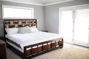 3 bedrooms, in-room safe, iron/ironing board, WiFi