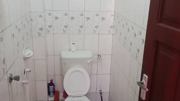 Handtücher, Seife, Toilettenpapier