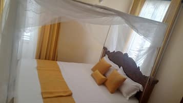 2 bedrooms, iron/ironing board, WiFi, bed sheets