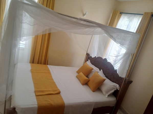 2 bedrooms, iron/ironing board, WiFi, bed sheets