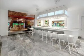 Bar (en la propiedad)