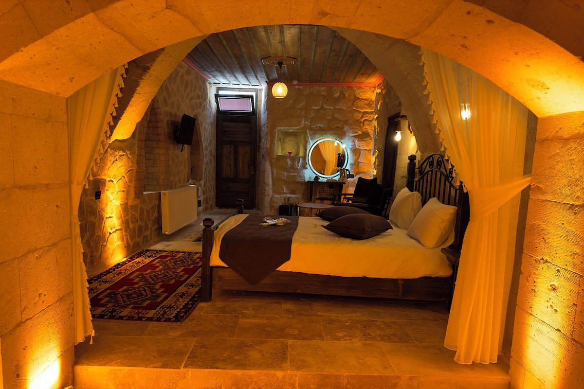 Business Room | 1 bedroom, premium bedding, down comforters, Select Comfort beds