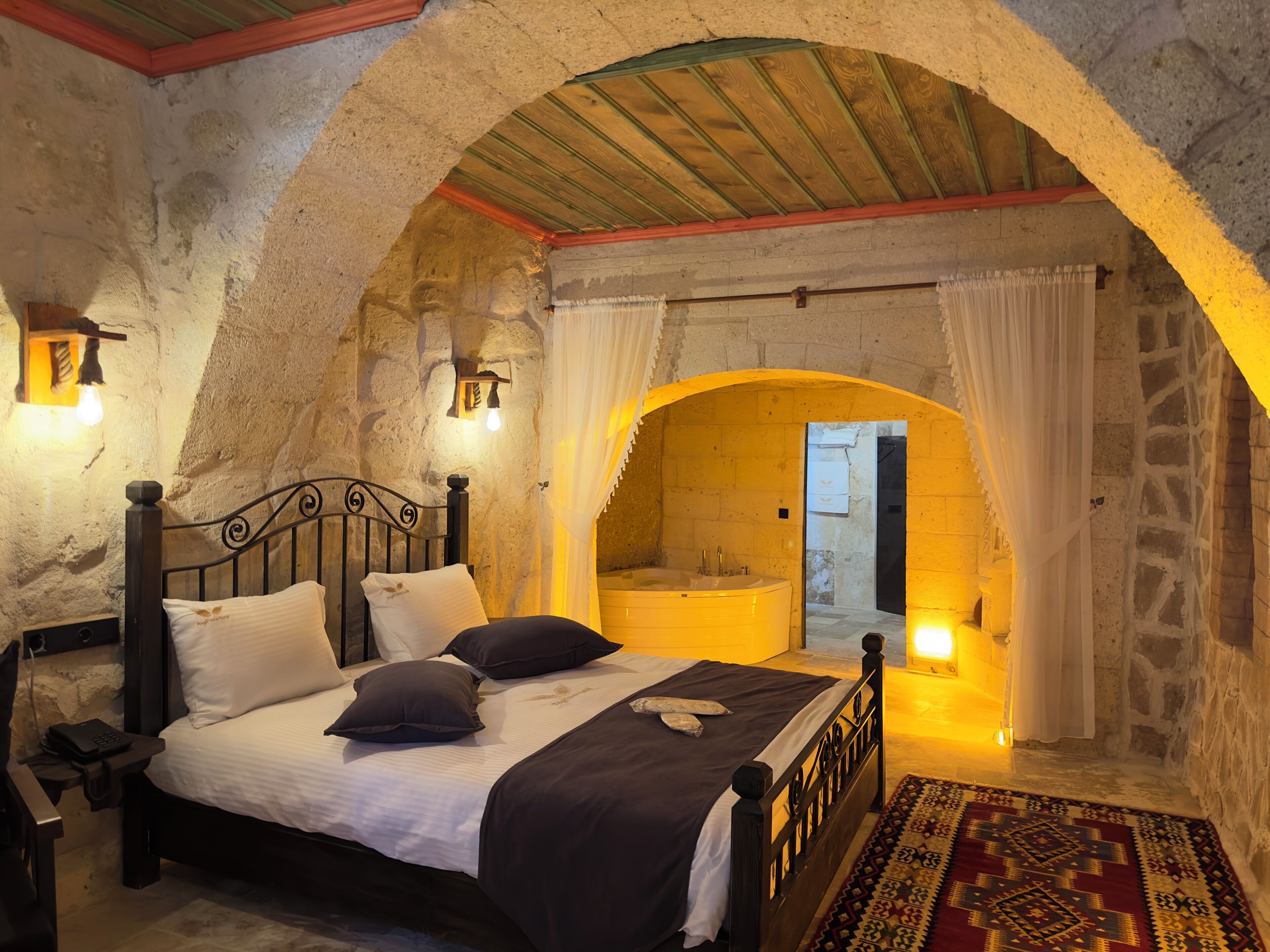 Habitación Business | Ropa de cama de alta calidad y edredones de plumas