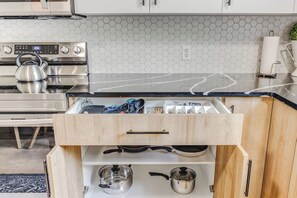 Fridge, microwave, oven, stovetop - Nordic SPA Retreat, Hot Tub, Sleeps 8, Near Downtown and 15 min to the Airport! (Calgary)