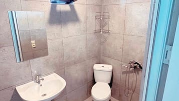 Dusche, Handtücher, Seife, Toilettenpapier