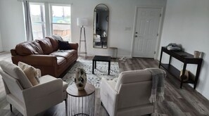 Smart TV, books - Home Away From Home (Galveston)