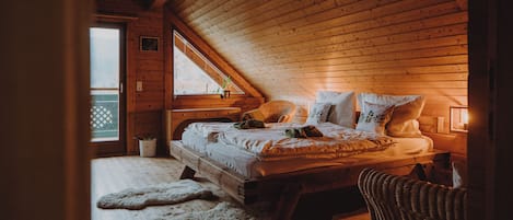 5 makuuhuonetta, vauvan matkasänky, Wi-Fi, vuodevaatteet