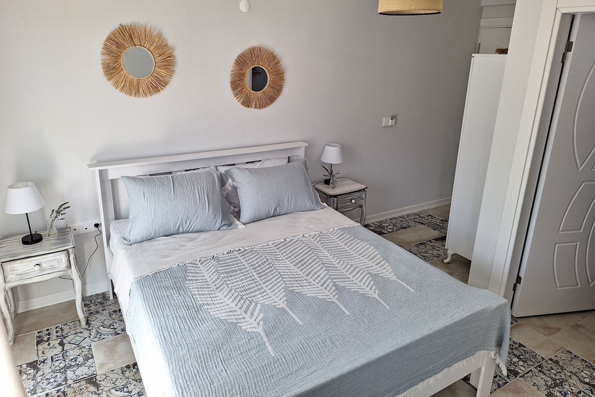 Economy Double Room, Sea View