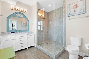 Bathtub, towels