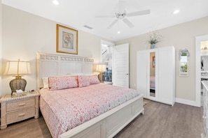 4 bedrooms, WiFi, bed sheets, wheelchair access - Game room, swim spa, and more!, Game room, swim spa, and fun! (Gulf County)