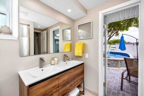 حمّام سباحة خارجي