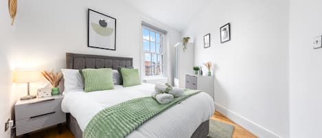 3 bedrooms, iron/ironing board, travel cot, WiFi
