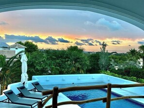 Piscine extérieure, piscine chauffée