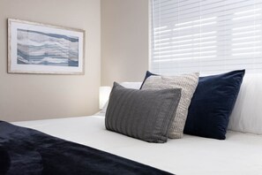 1 bedroom, desk, WiFi, bed sheets - The Studio On 17th in Amarillo (Amarillo)