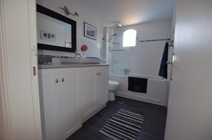 Shower, hair dryer, towels, toilet paper - WATERFRONT VILLA SEAHORSE BAY- HALIKOUNAS (Chalikounas)