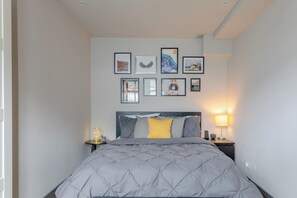 1 habitación, tabla de planchar con plancha y internet 