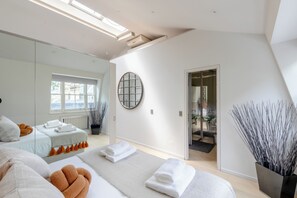 1 bedroom, iron/ironing board, Internet, bed sheets - Newly Renovated 1 Bed | Knightsbridge | Wi-Fi (London)