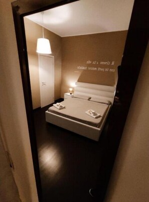 1 bedroom, iron/ironing board, free WiFi