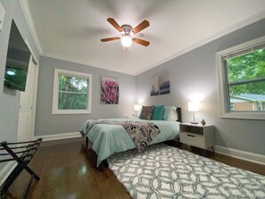 3 bedrooms, desk, iron/ironing board, WiFi