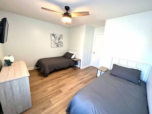 3 bedrooms - Comfy 3BR Hidden Gem in a perfect quiet location.
(Myrtle Beach)