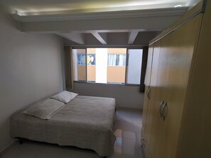 1 quarto, Wi-Fi de cortesia, roupa de cama