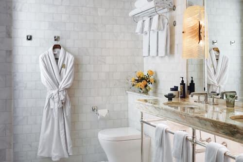 Suite (Topiary) | Bathroom | Shower, hair dryer, bathrobes, slippers