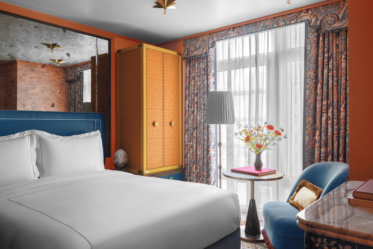 Egyptian cotton sheets, premium bedding, down comforters