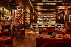 2 bars/lounges, cocktail bar