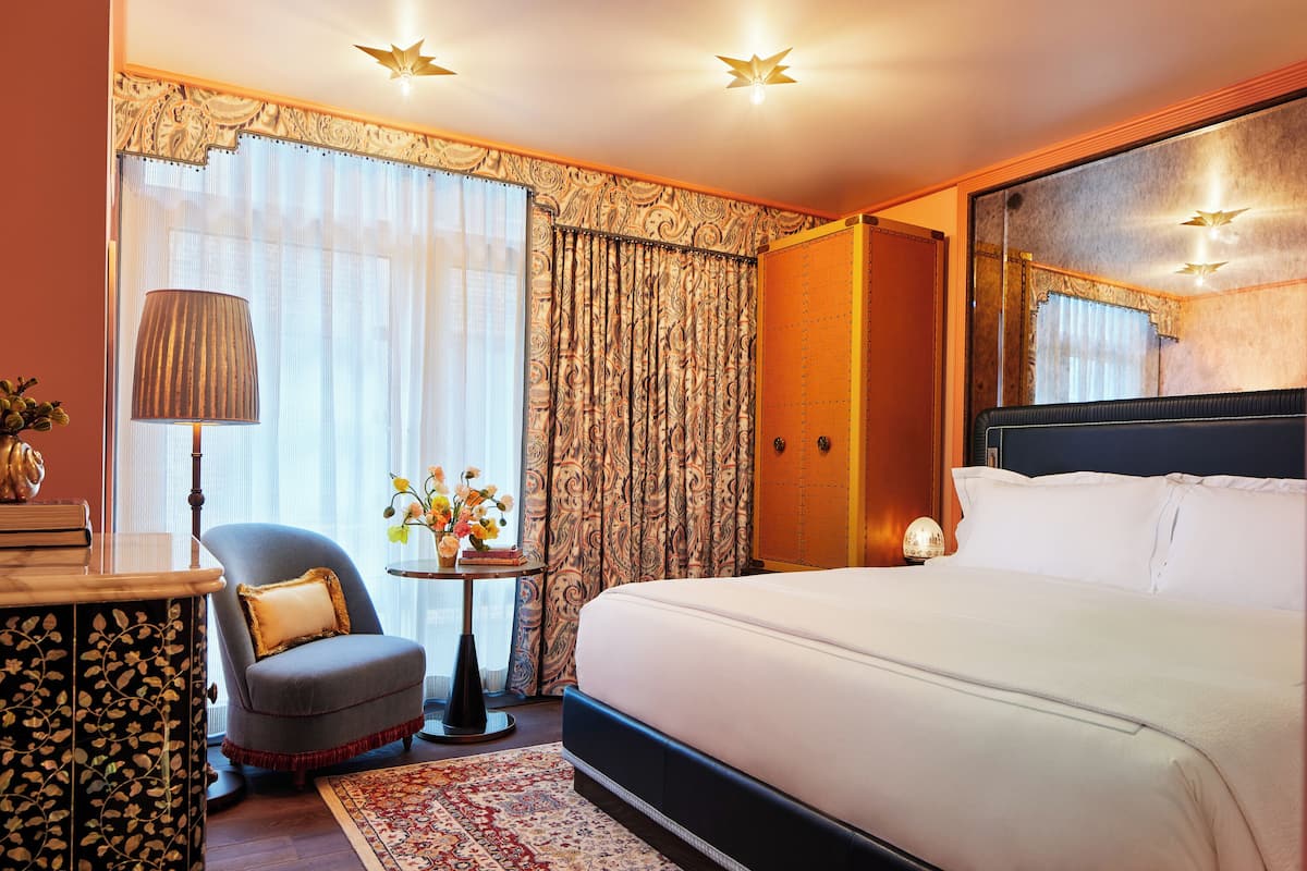 Egyptian cotton sheets, premium bedding, down comforters