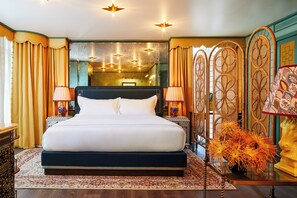 Egyptian cotton sheets, premium bedding, down comforters, pillowtop beds - The Fifth Avenue Hotel (New York)