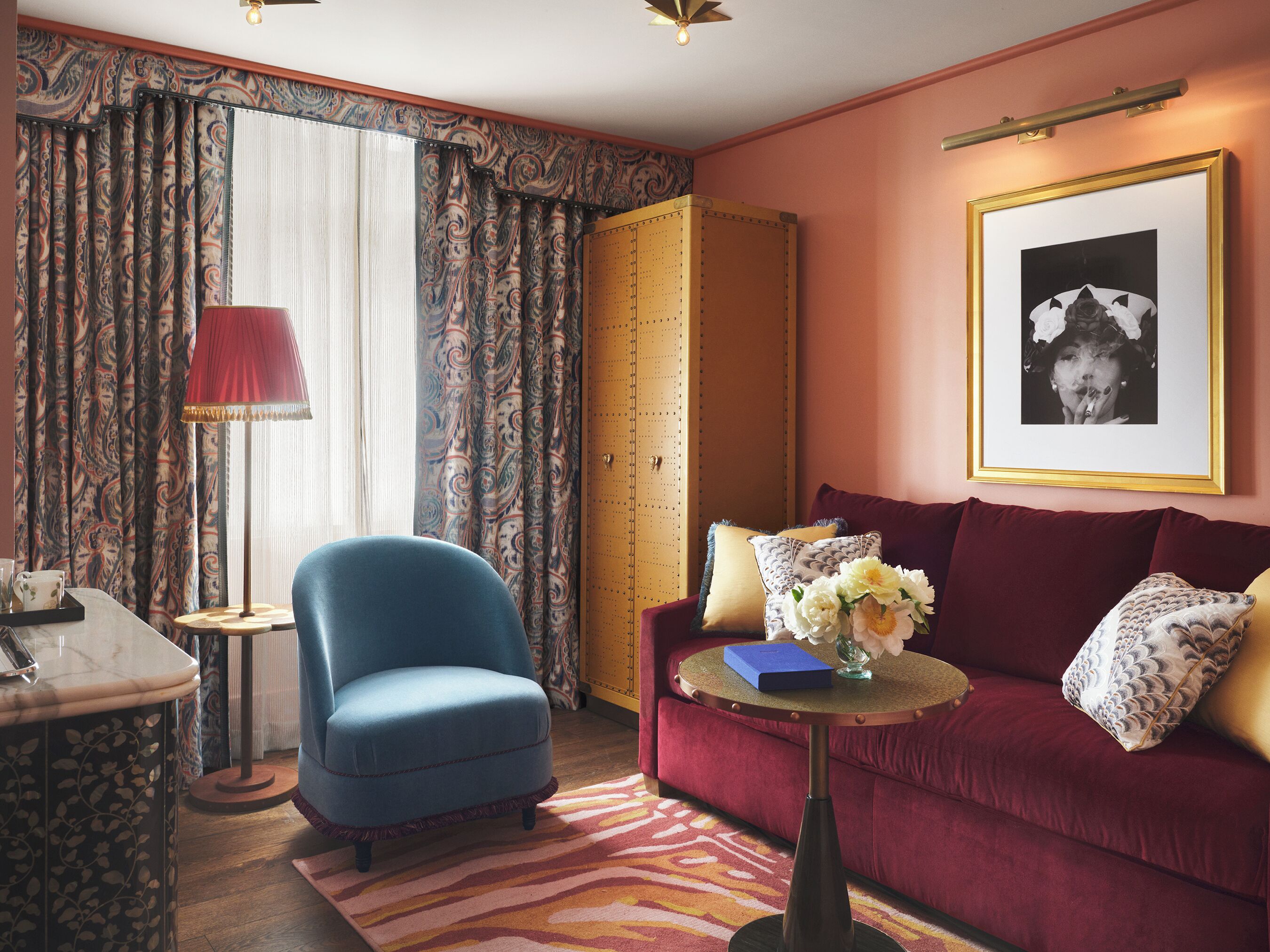 Parlour Suite | Living area | 55-inch Smart TV with cable channels, iPad, Netflix