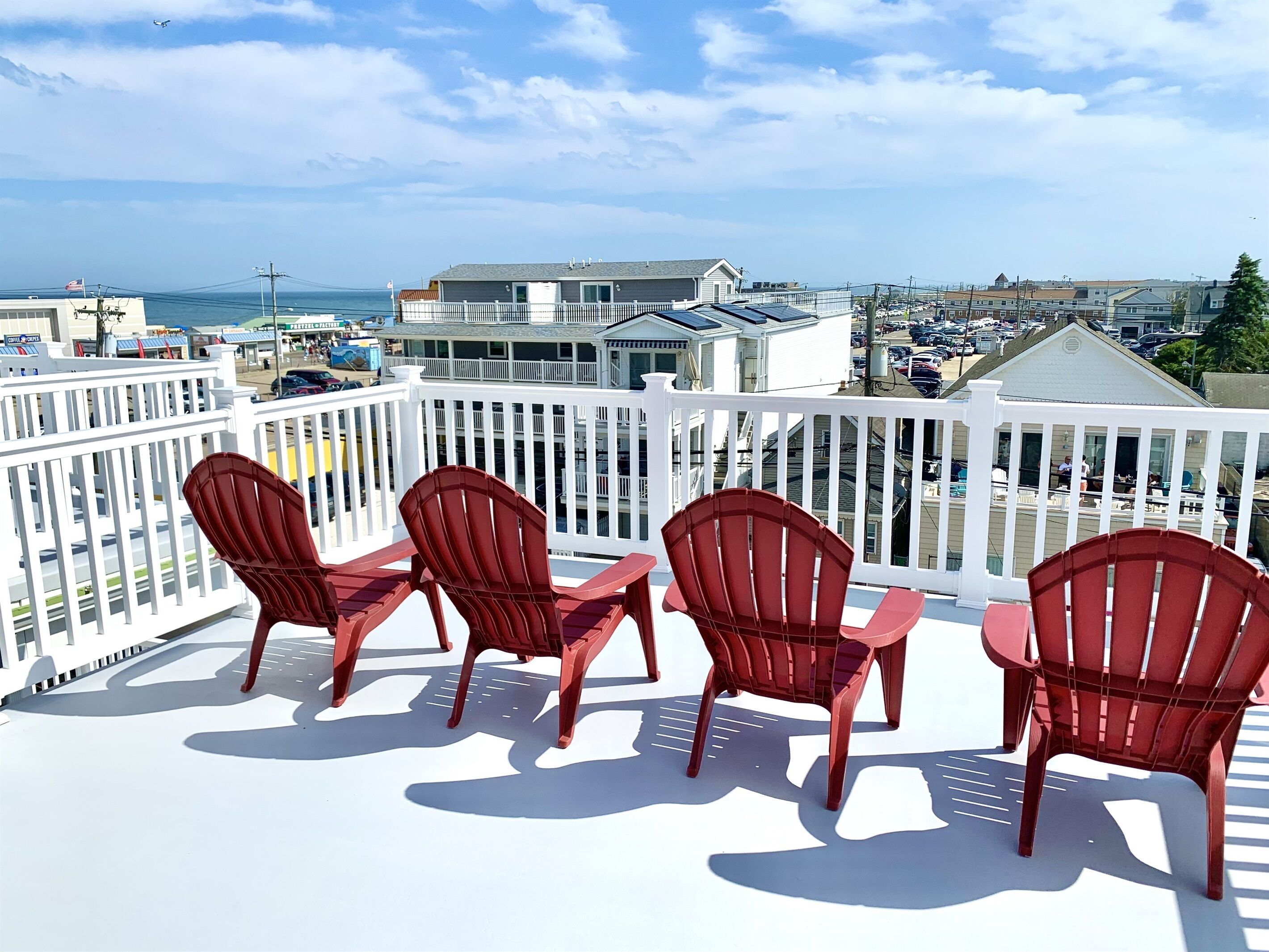 Steps to Boardwalk & Beach, Balcony, Rooftop Ocean & Bay Views!