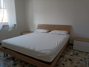 1 Schlafzimmer, Bügeleisen/Bügelbrett, Bettwäsche
