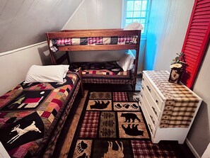 4 chambres, fer et planche à repasser, Wi-Fi gratuit, draps fournis