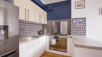 Fridge, oven, stovetop, toaster