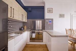 Fridge, oven, stovetop, toaster