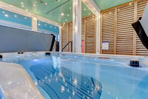 Interior - Massive Swimspa ~ Ocean Views ~ Short walk to beach ~ Starlink Internet ~ Games (Bolivar Peninsula)