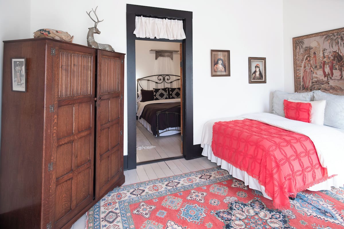 Grand-Zimmer | 1 Schlafzimmer, hochwertige Bettwaren, Daunenbettdecken
