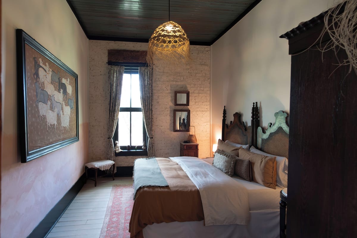1 Schlafzimmer, hochwertige Bettwaren, Daunenbettdecken