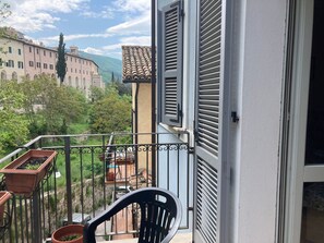 Property grounds - 2 Bedroom Apartment in Nocera Umbra (Nocera Umbra)