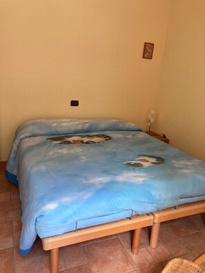 2 bedrooms, bed sheets