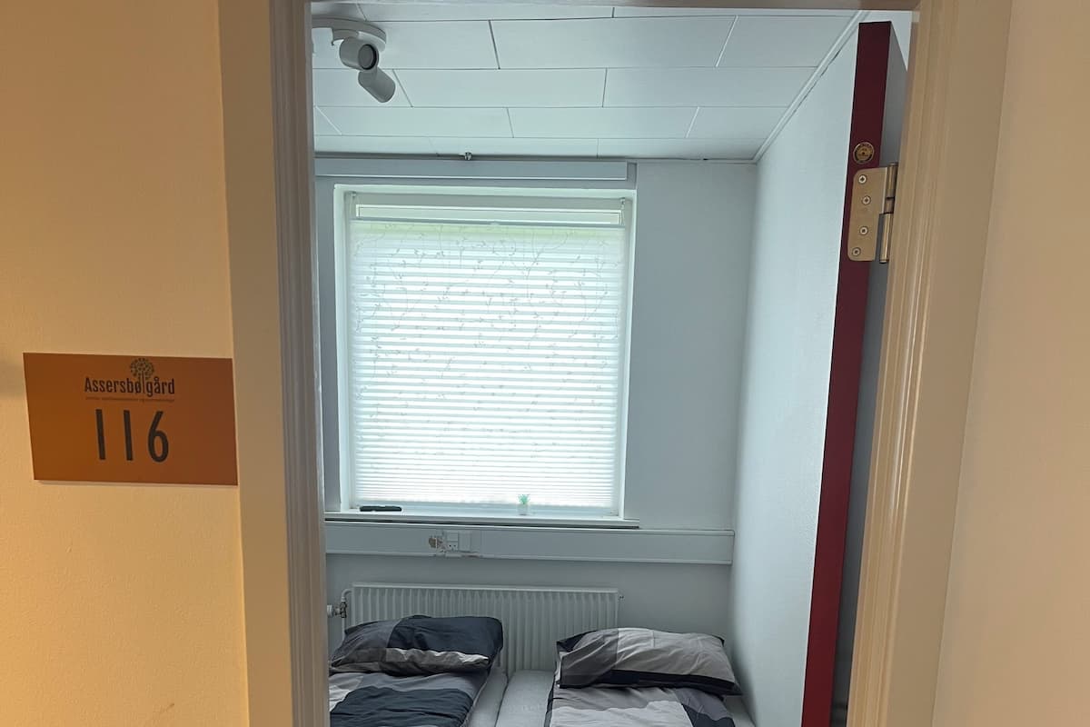 Herbergi fyrir fjóra - með baði | Ókeypis þráðlaus nettenging, rúmföt