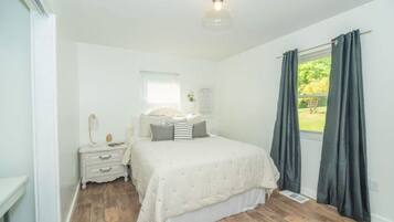 3 bedrooms, desk, travel cot, free WiFi