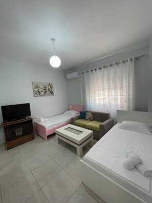 1 camera, ferro/asse da stiro, Wi-Fi, lenzuola