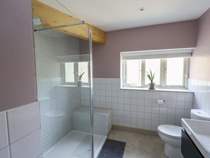 Hair dryer, towels - Spacious apartment with superking / twin & parking in the heart of old Charlbury (Charlbury)