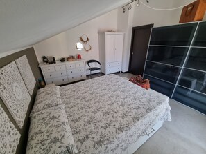 1 bedroom, soundproofing, WiFi, bed sheets - -Le Carillon- Romantic and cozy Suite with Jacuzzi 2 steps from Bergamo (Sorisole)