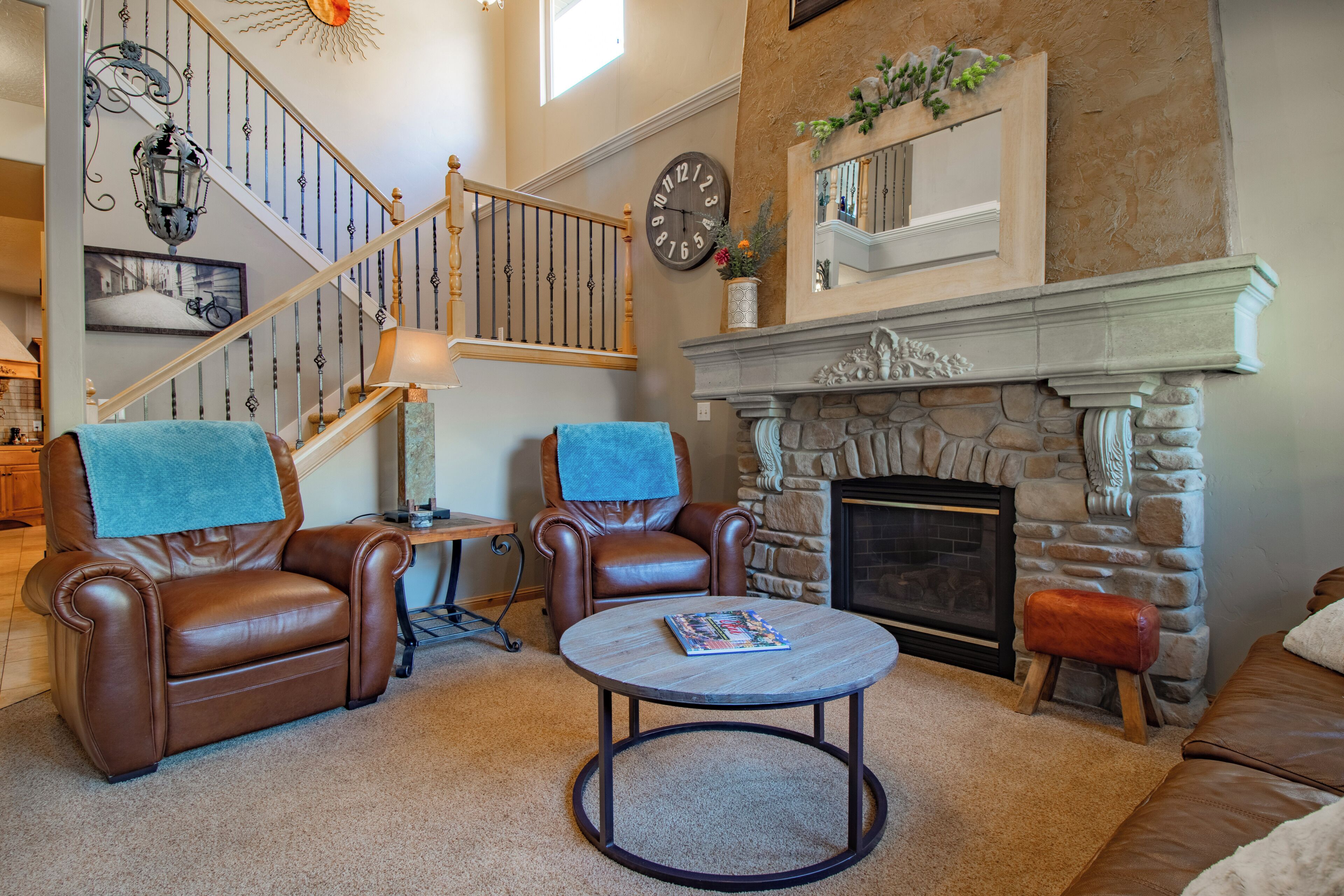 Cozy retreat near Powder Mountain, Pine View Reservoir, Wolf Creek Golf Course.